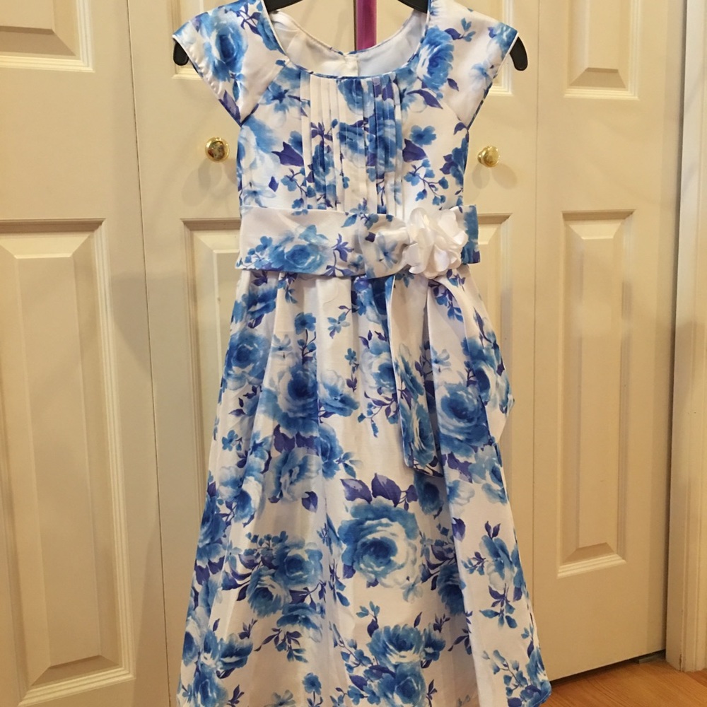 Blue and white rose dress - Girls Size 8